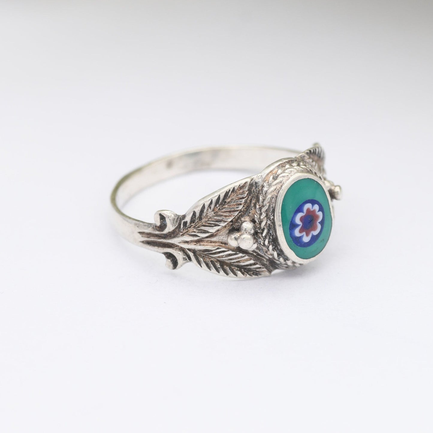 Vintage Sterling Silver Leaf Design Ring with Blue and Red Flower