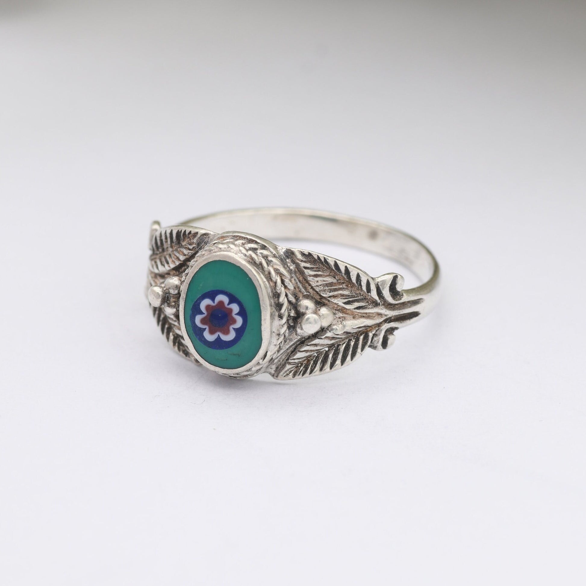 Vintage Sterling Silver Leaf Design Ring with Blue and Red Flower