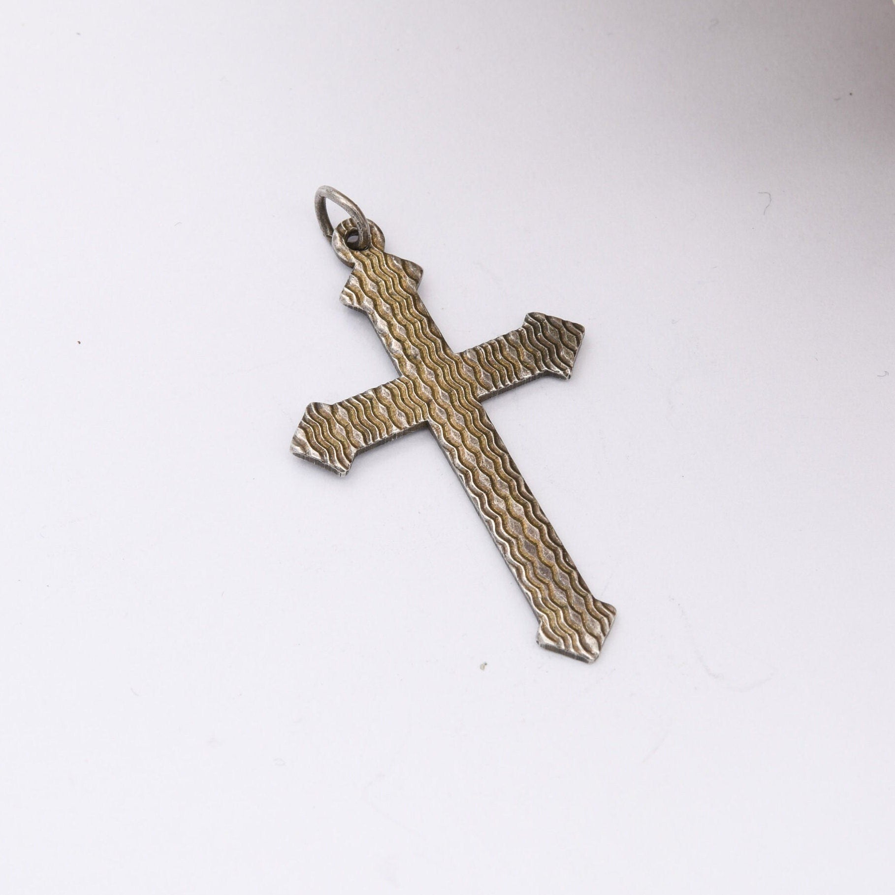 Vintage Sterling Silver Cross Pendant with Engraved Wave Line Pattern