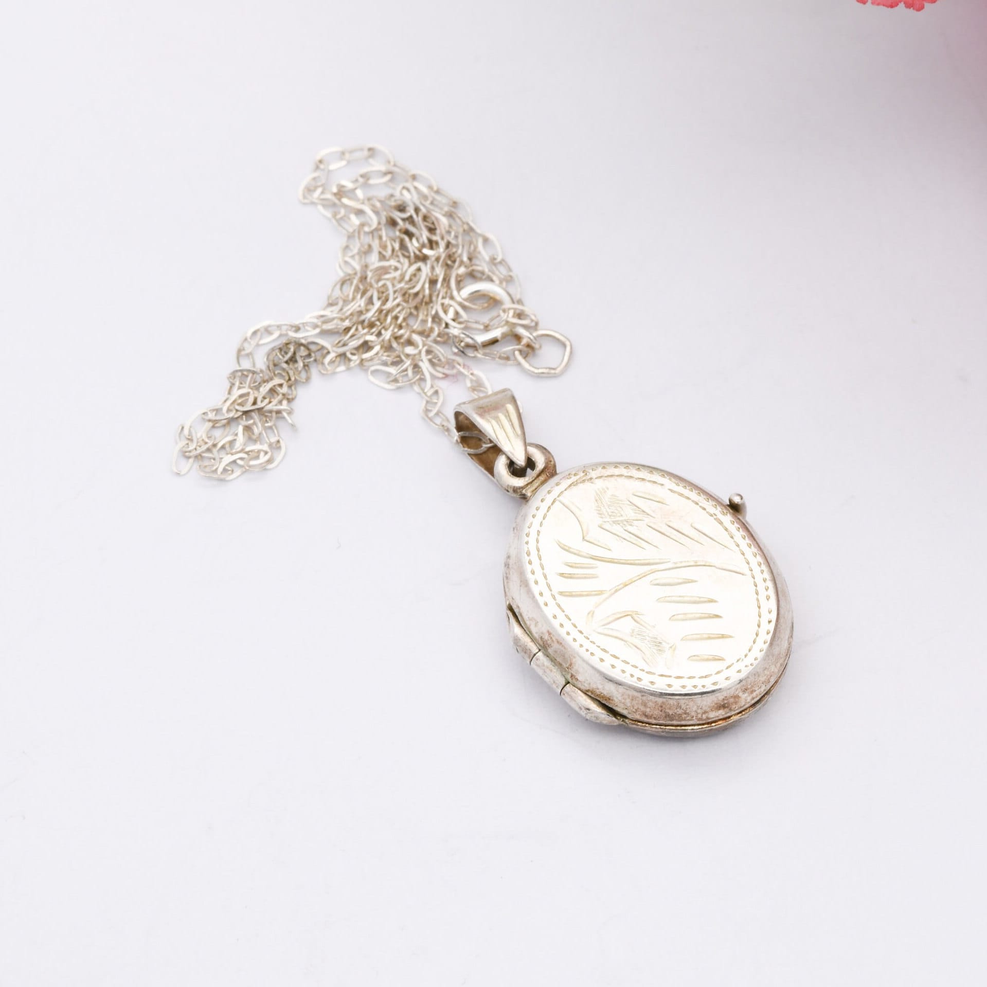 Vintage Sterling Silver Locket Pendant Necklace with Engraved Design - Small Chunky Oval Shape | Trace Chain