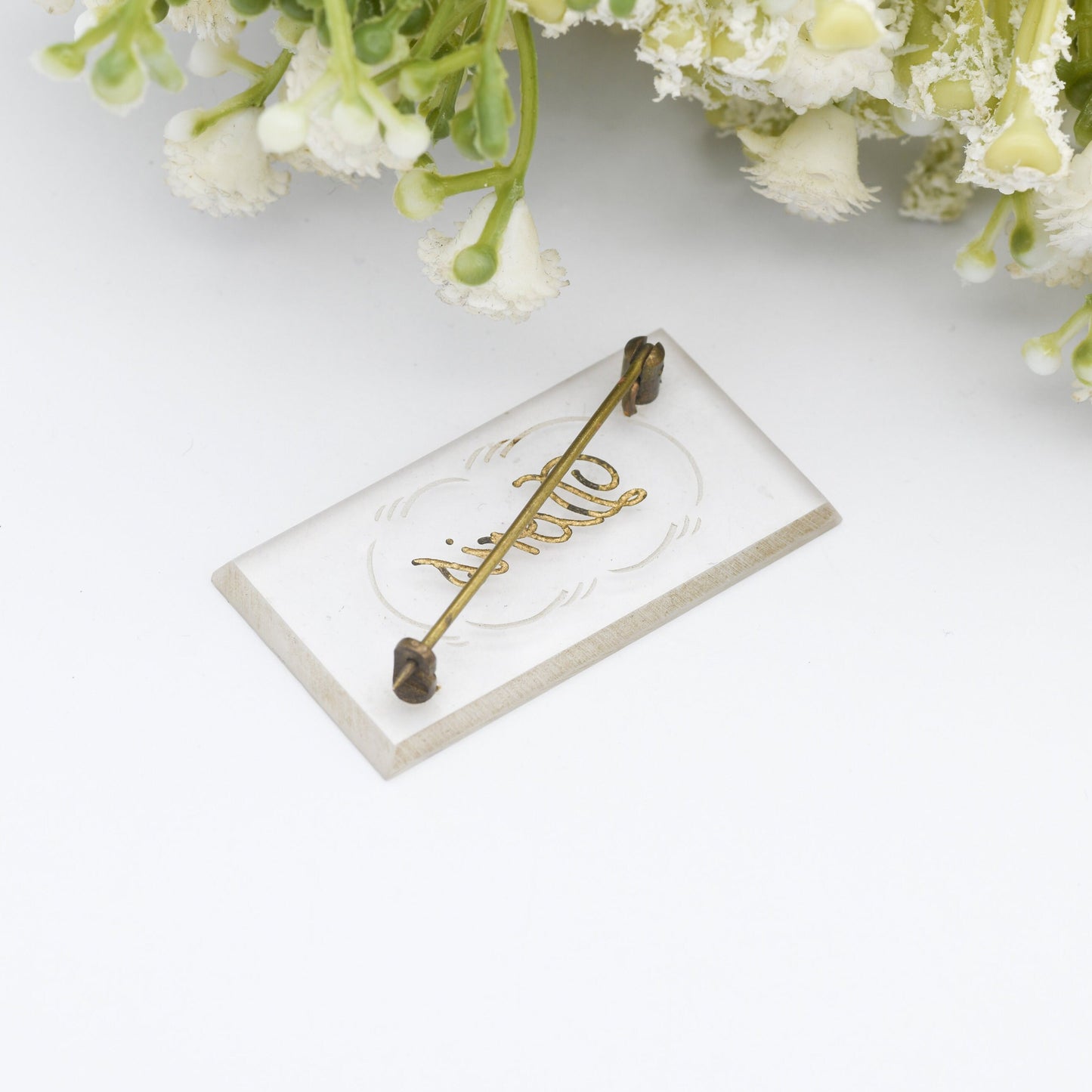 Vintage Lucite Reverse Carved Name Doris Brooch - Gold Painted Name Tag | Early Plastic Costume Jewellery