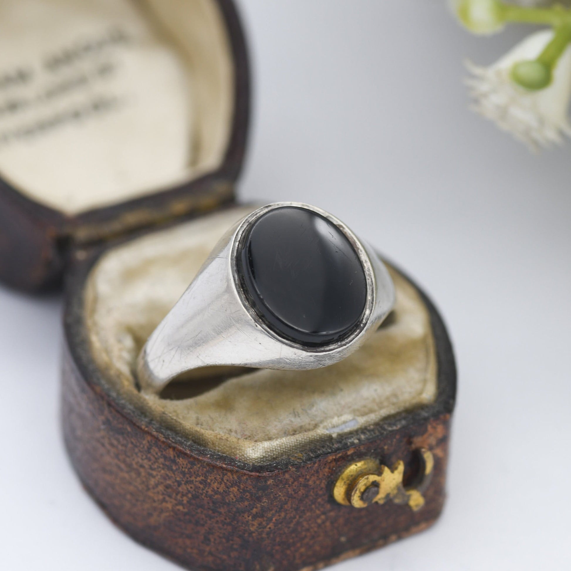 Vintage Sterling Silver Onyx Signet Ring - Chunky Large Unisex Jewellery | UK Size - U 1/2 / US Size - 10 1/4