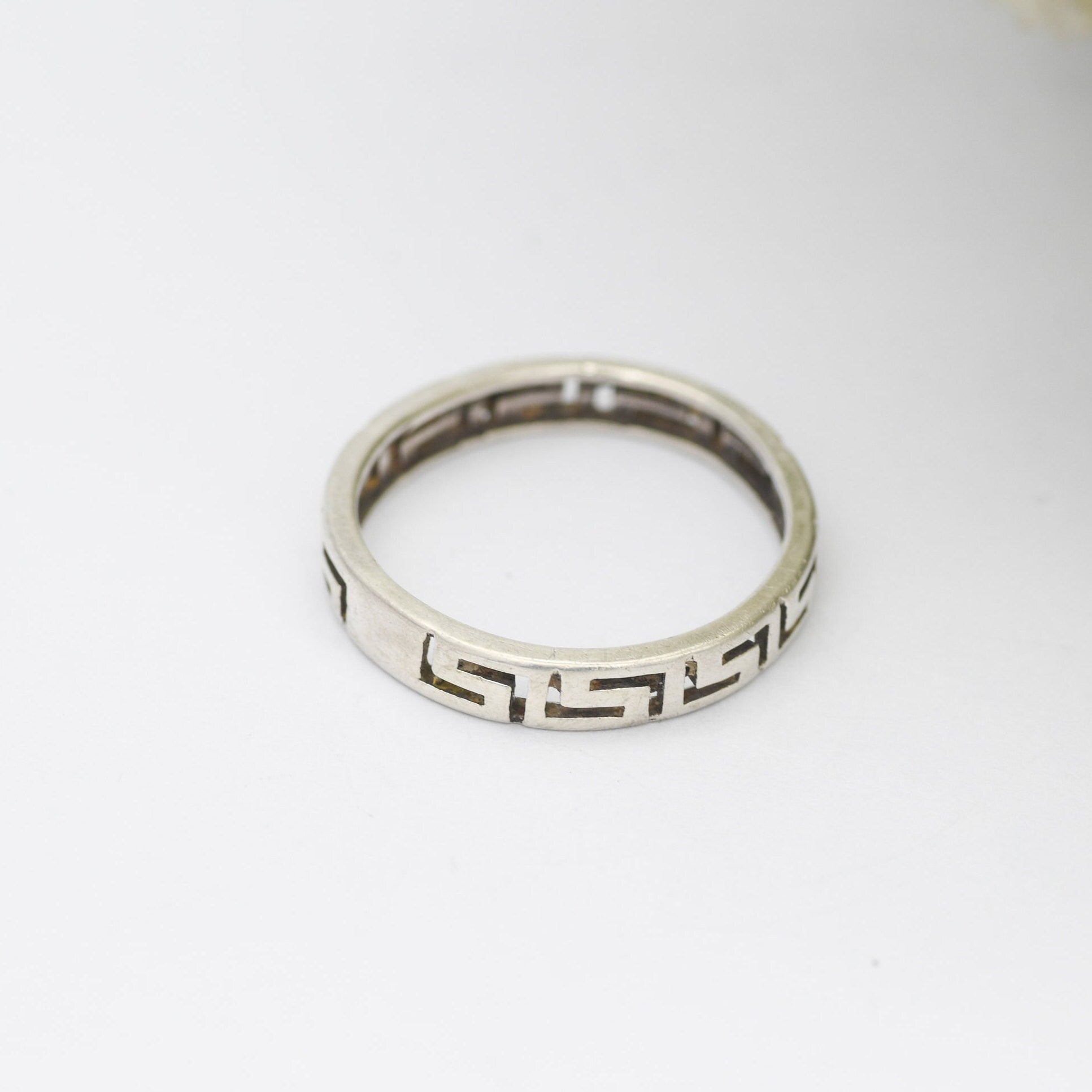 Vintage Sterling Silver Greek Key Band Ring - Openwork Meander Band | Unisex Minimal Silver Jewellery | UK Size - P 1/2 | US Size - 7 3/4