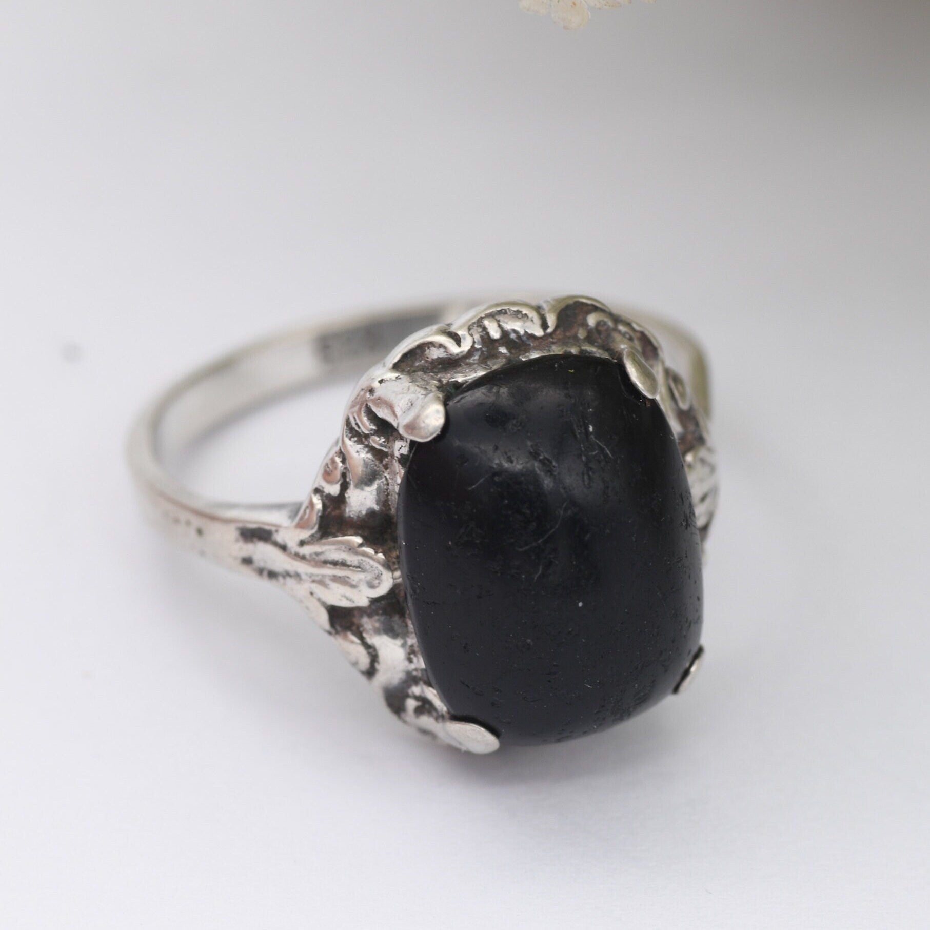 Vintage Silver Black Stone Statement Ring - Mid-Century Victorian Revival | Floral Leaf Design | UK Size - P 1/2 | US Size - 7 3/4