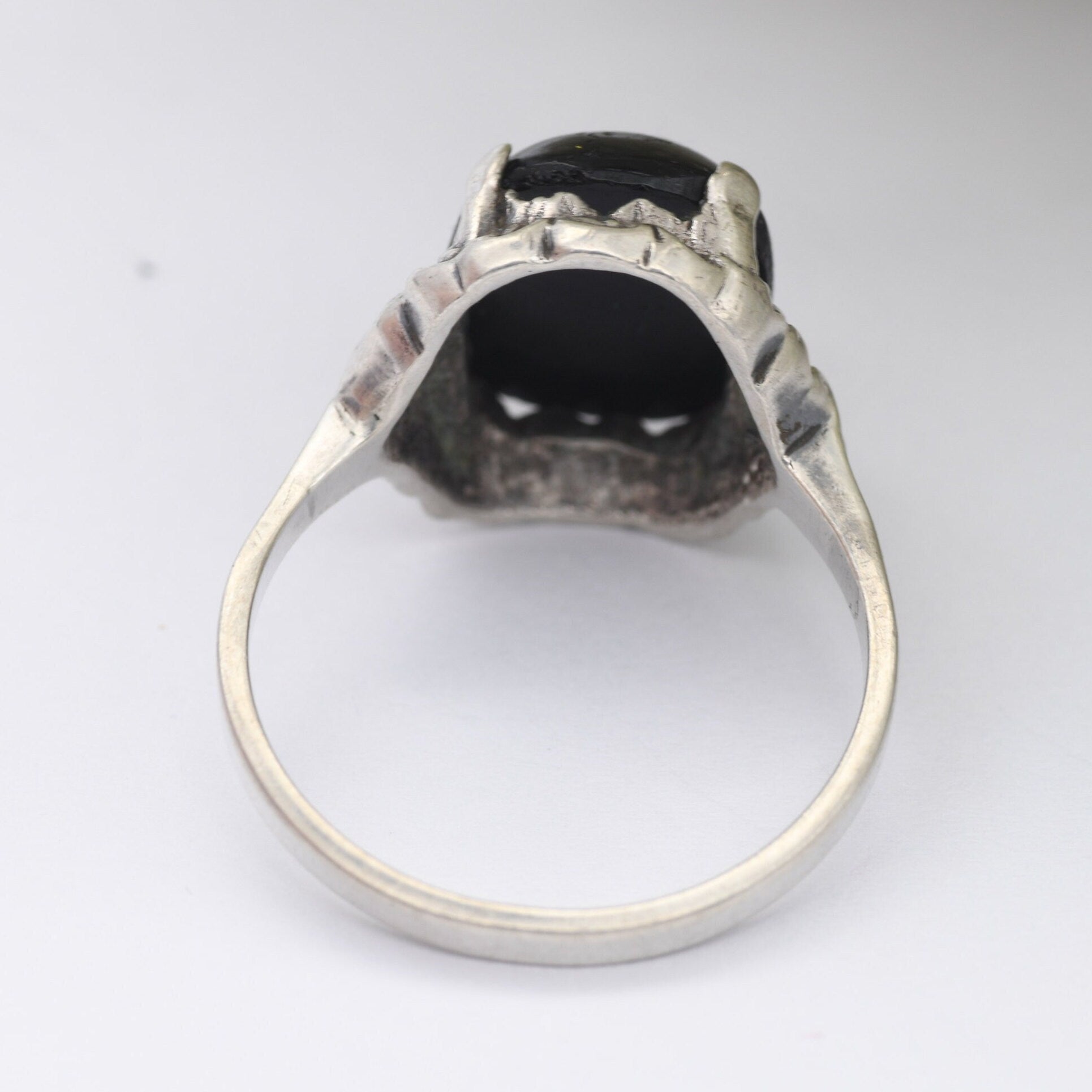 Vintage Silver Black Stone Statement Ring - Mid-Century Victorian Revival | Floral Leaf Design | UK Size - P 1/2 | US Size - 7 3/4