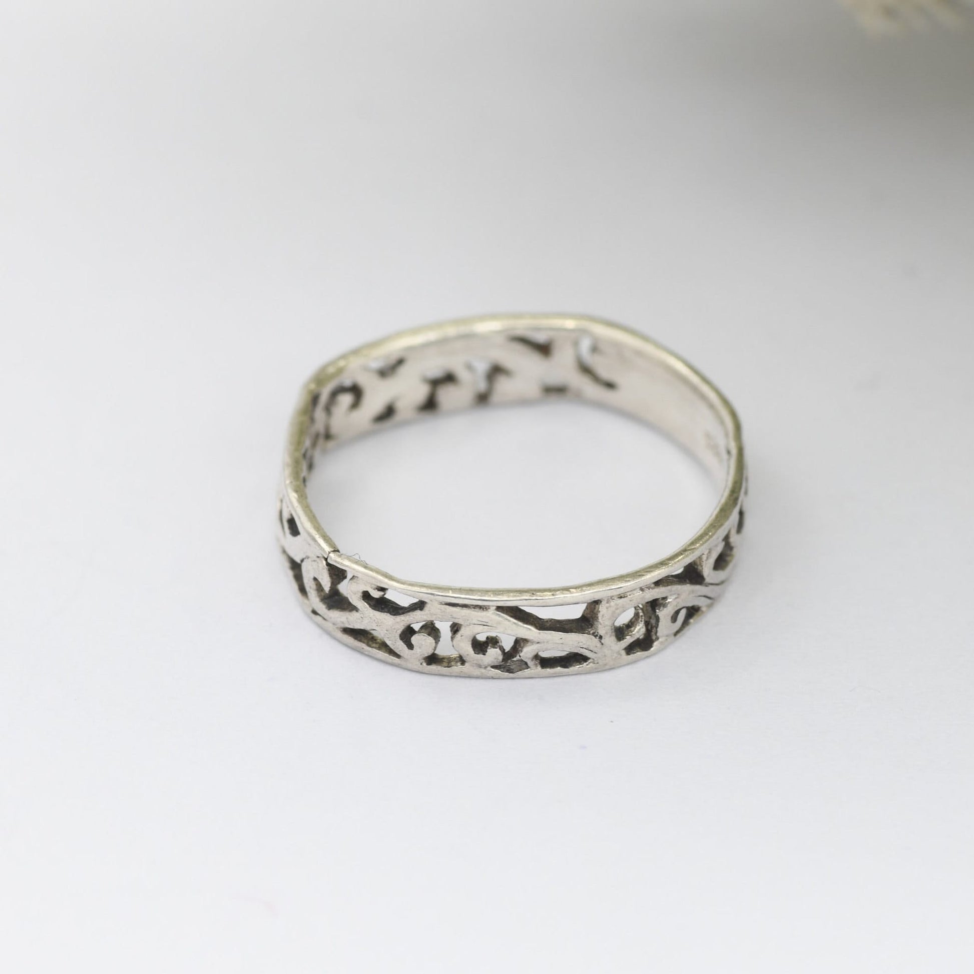 Sterling Silver Openwork Scrolling Band Ring - Small Midi Pinkie Ring | UK Size - J | US Size - 4 3/4