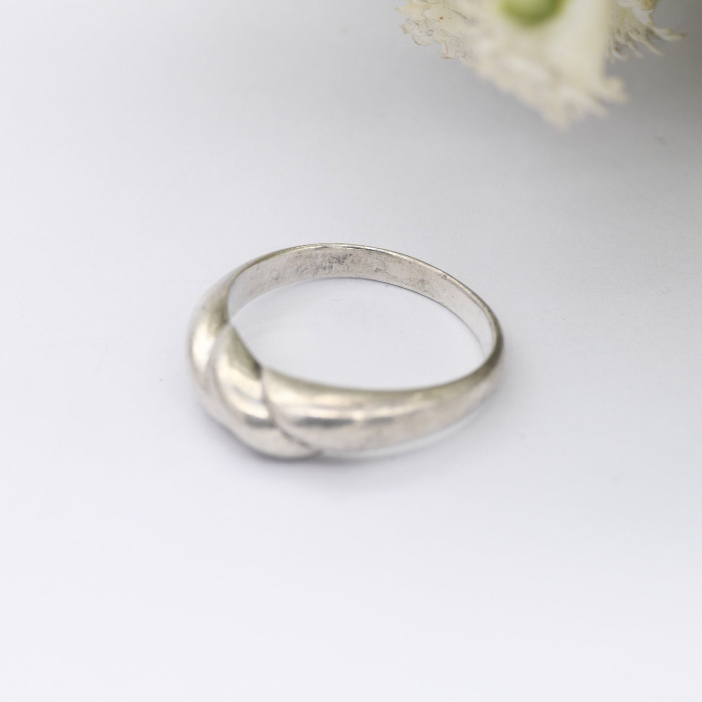 Vitnage Sterling Silver Twist Ring - Unisex Minimalist Statement | Wave Crossed Band | UK Size - L | US Size - 5 3/4