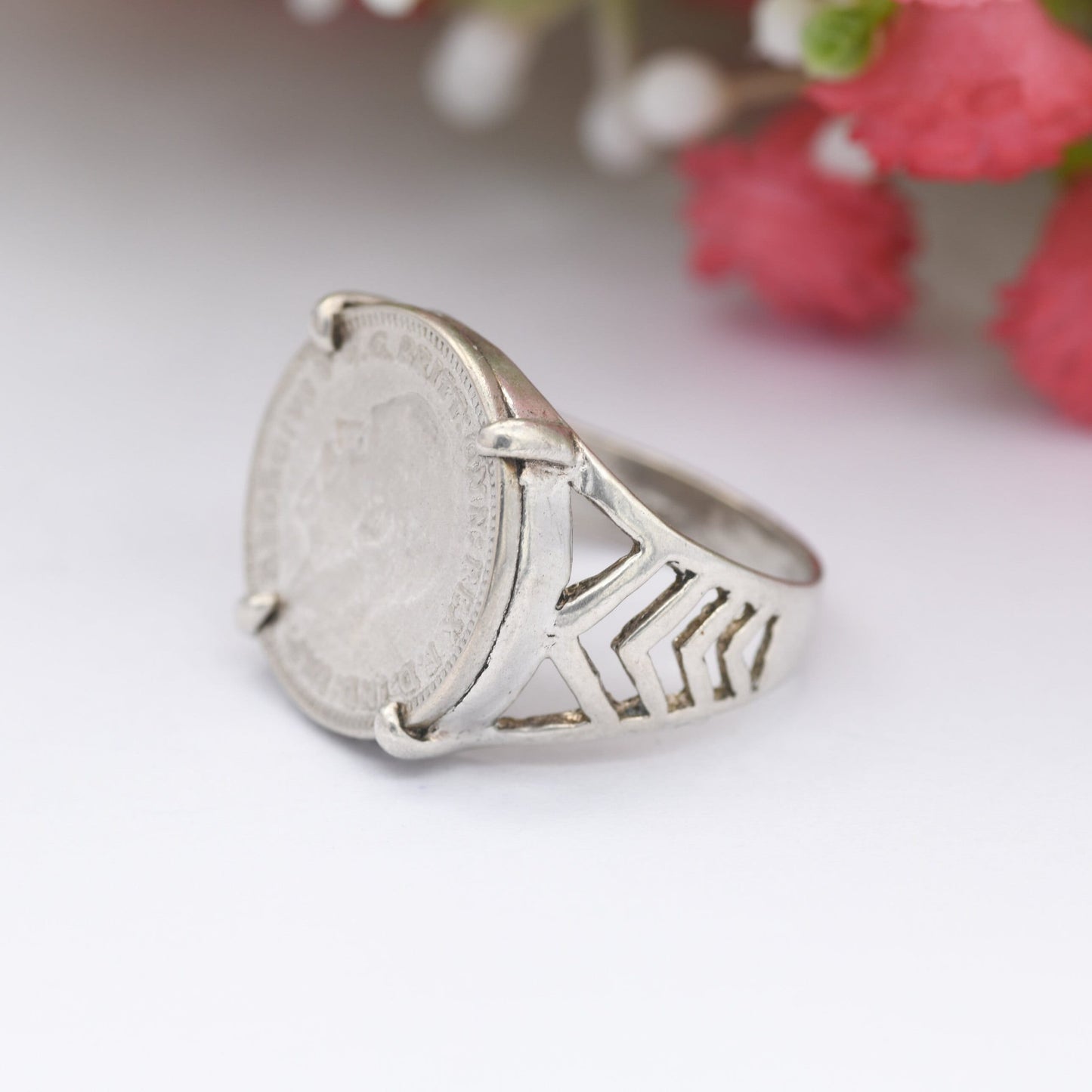 Vintage Sterling Silver George V 3 Pence 1933 Signet Ring - Chunky | English Royal Family Coin Jewellery | UK Size - M | US Size - 6 1/4