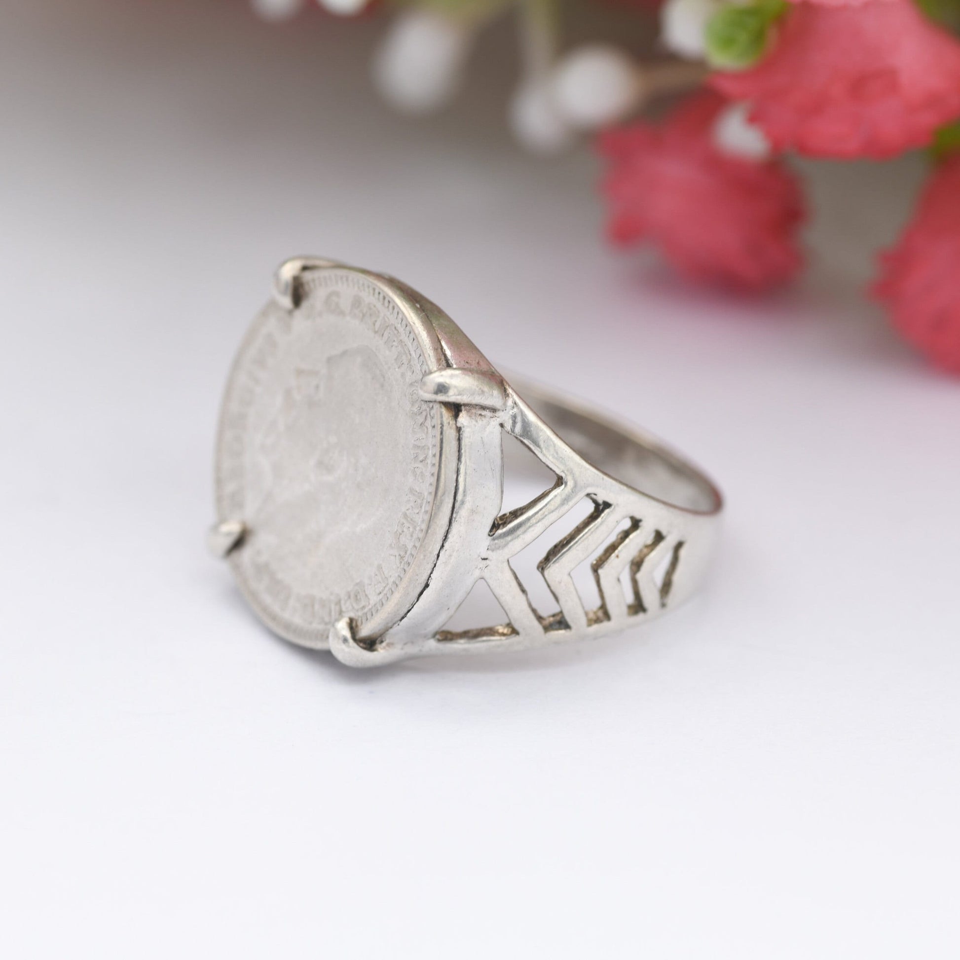 Vintage Sterling Silver George V 3 Pence 1933 Signet Ring - Chunky | English Royal Family Coin Jewellery | UK Size - M | US Size - 6 1/4