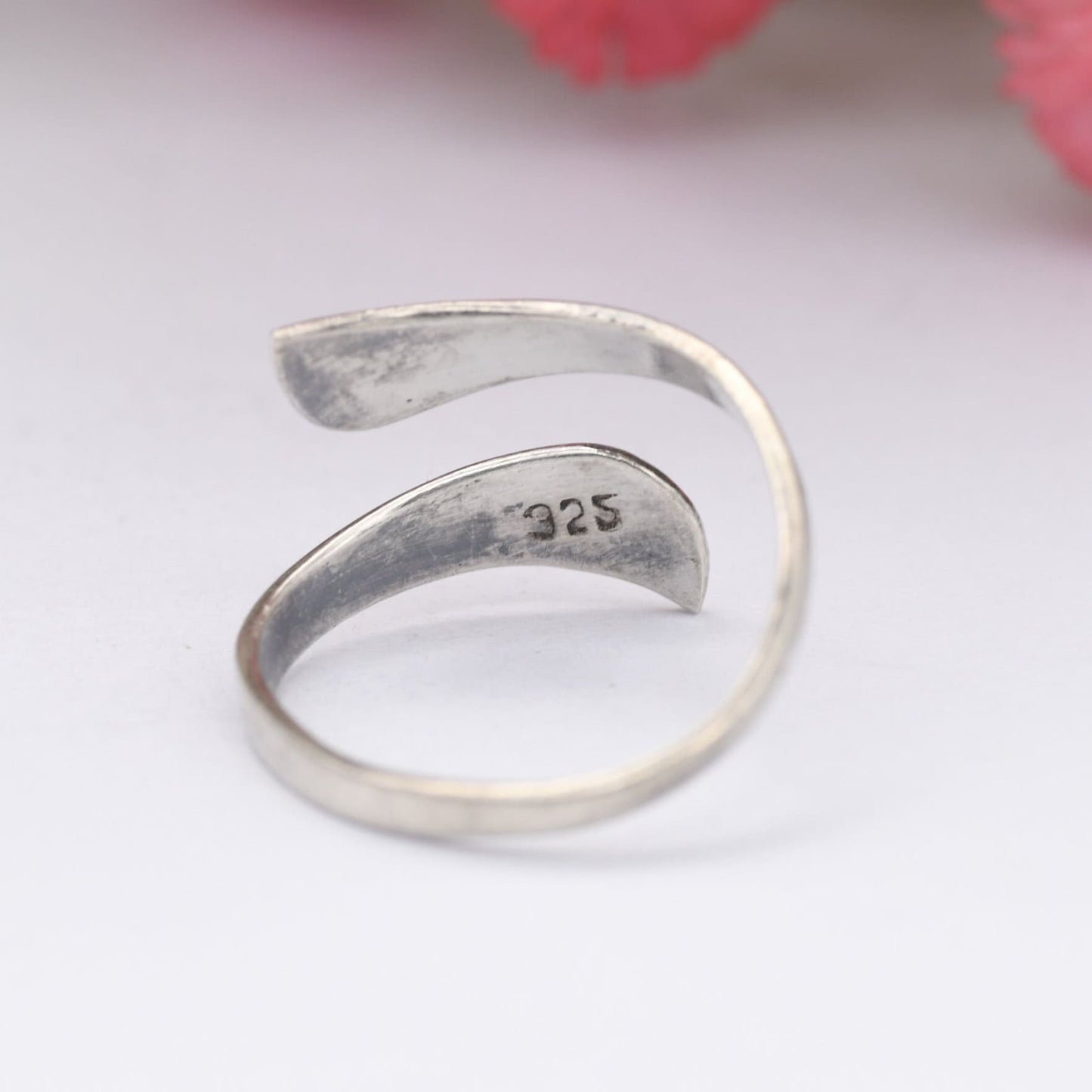 Vintage Sterling Silver Bypass Band Ring with Hand Engraved Pattern - Toi et Moi Style | Adjustable UK Size - M | US Size - 6 1/4