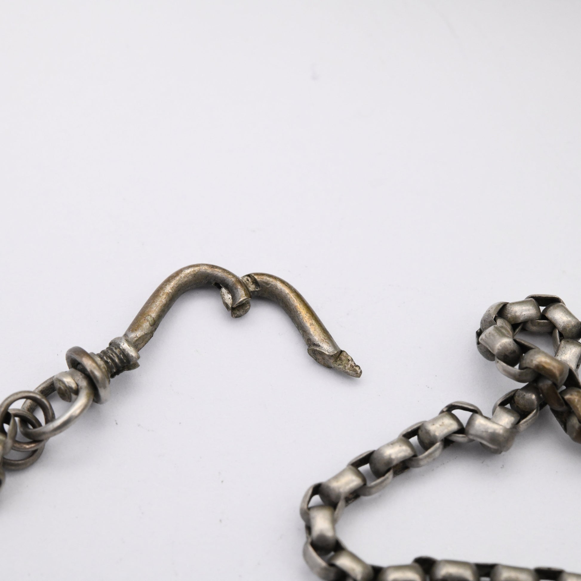 Antique Guard Chain with Twist Lock Clip
