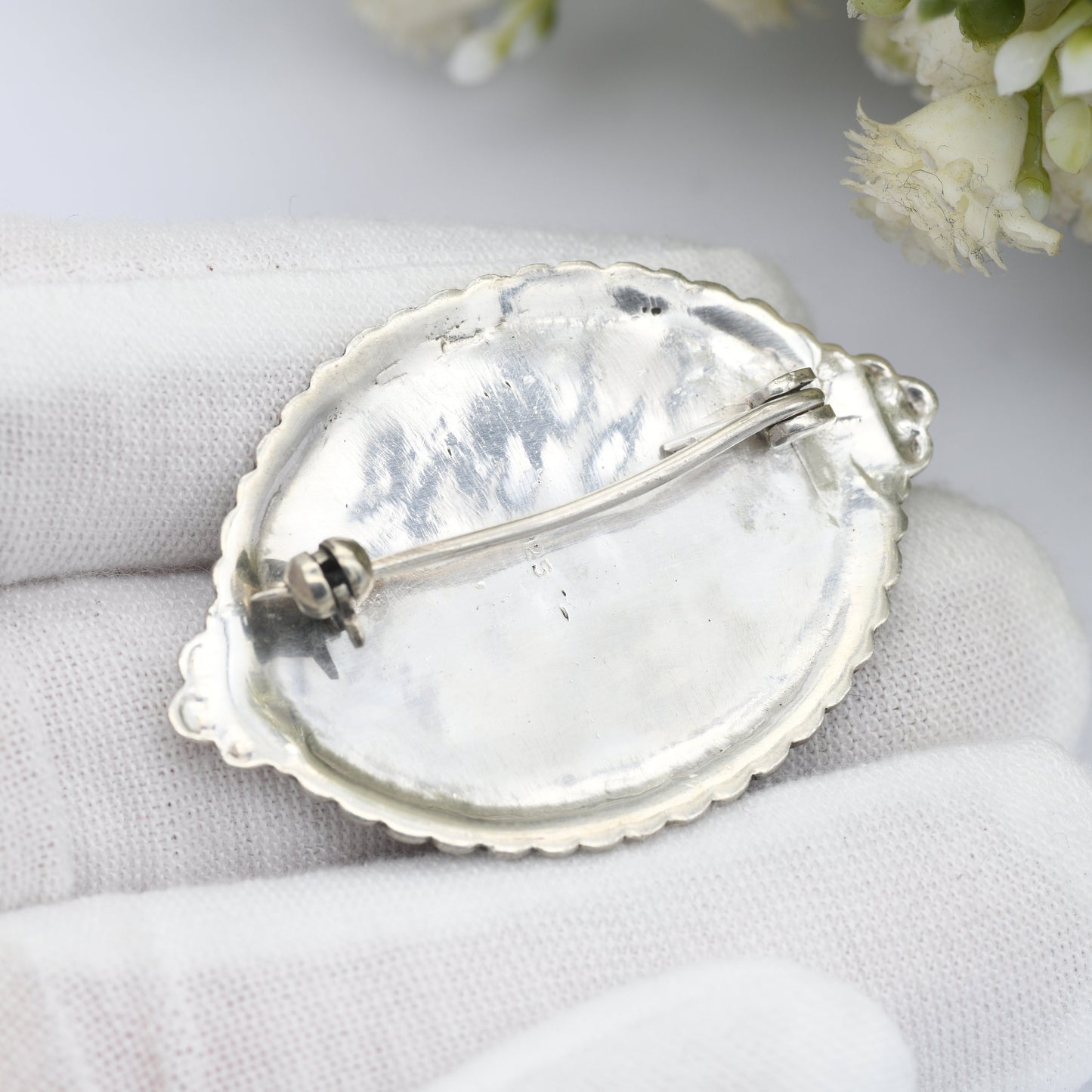 Vintage Sterling Silver Niello Brooch - Engraved Floral Scrolling | Ornate | Antique Style