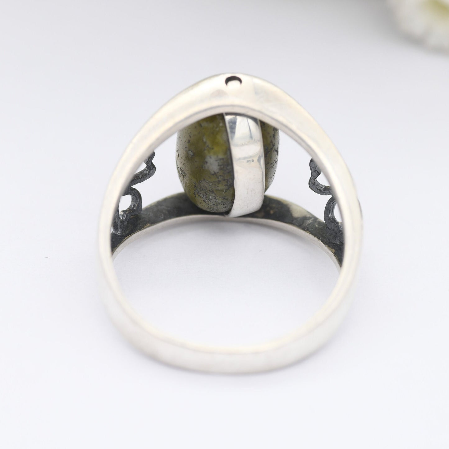 Vintage Irish Sterling Silver Spinner Ring with Connemara Marble - Openwork Clover Shoulders | Dublin Ireland | UK Size - O 1/2 | US - 7 1/4