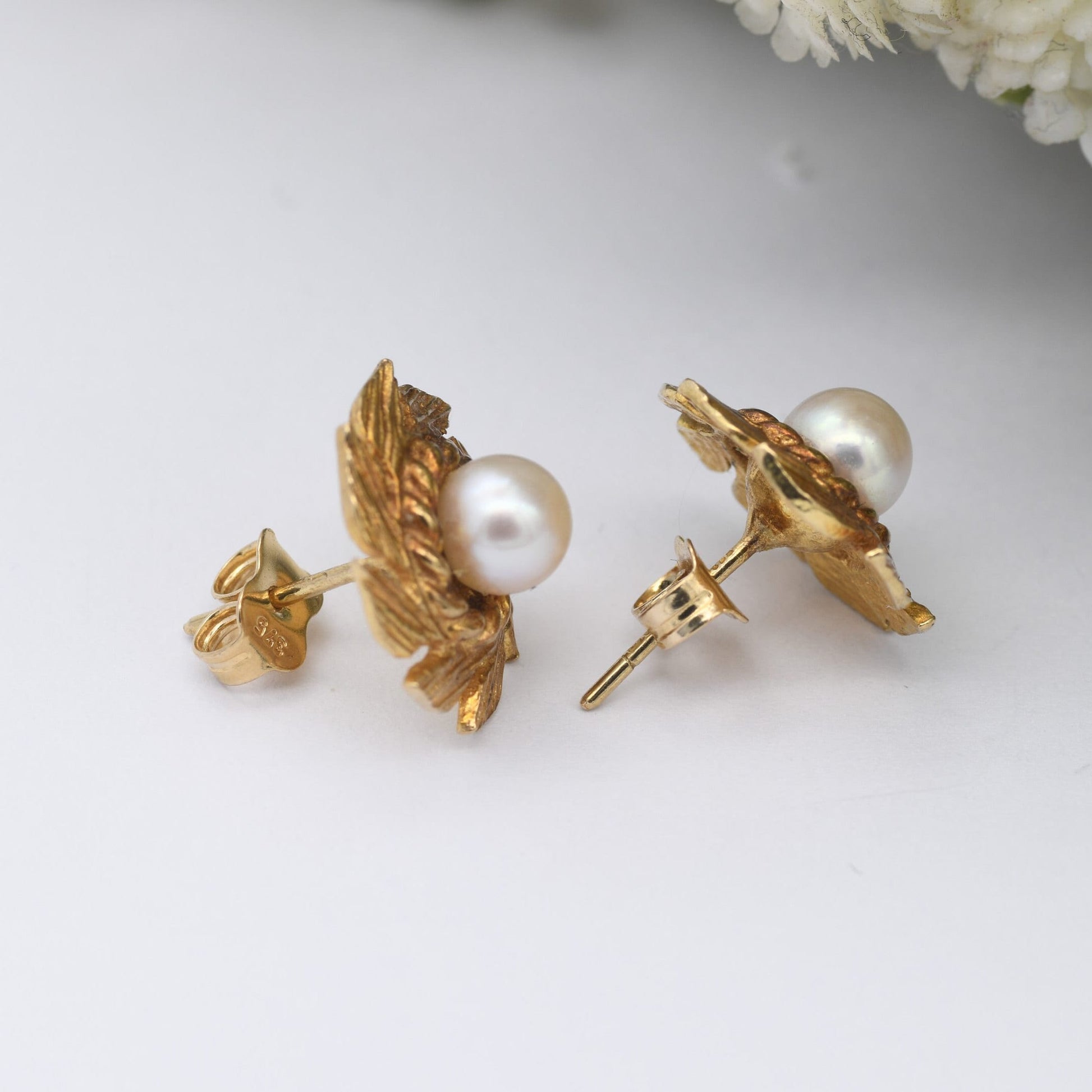 Vintage 9ct Gold Pearl Flower Stud Earrings - Chunky Abstract Flower Design | Textured Mid-Century Gold