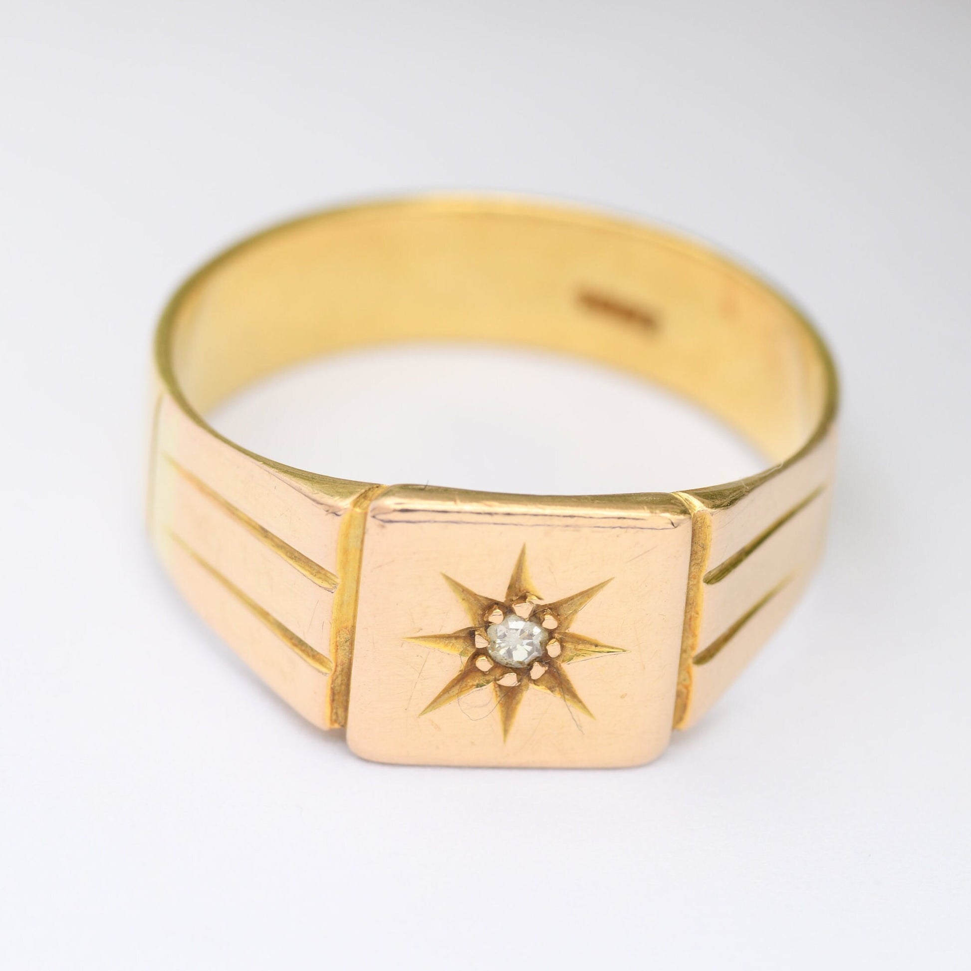 Vintage Art Deco 18ct Gold Signet Ring with a Star Set Diamond - Large Unisex Gold Ring | UK Size - T 1/2 | US Size - 9 3/4