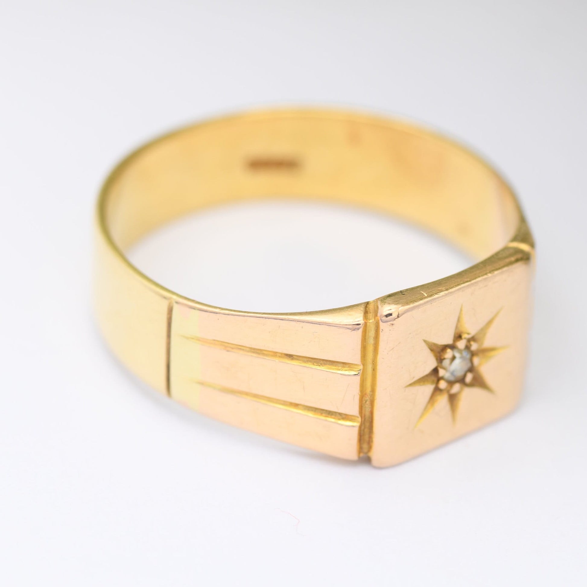 Vintage Art Deco 18ct Gold Signet Ring with a Star Set Diamond - Large Unisex Gold Ring | UK Size - T 1/2 | US Size - 9 3/4