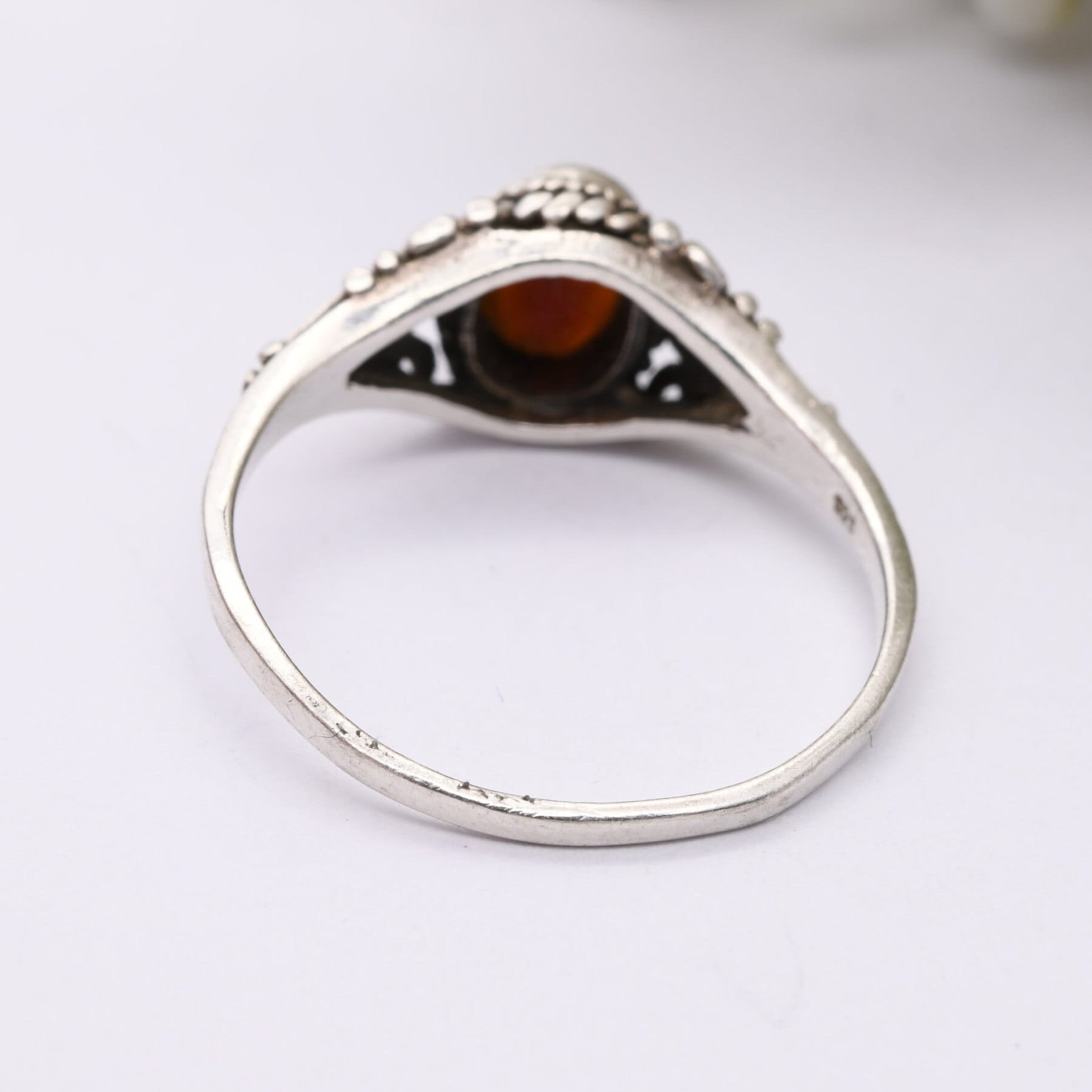 Vintage Sterling Silver Garnet Solitaire Ring - Ornate Mount | Faceted Gemstone | UK Size - S 1/2 | US Size - 9 1/4