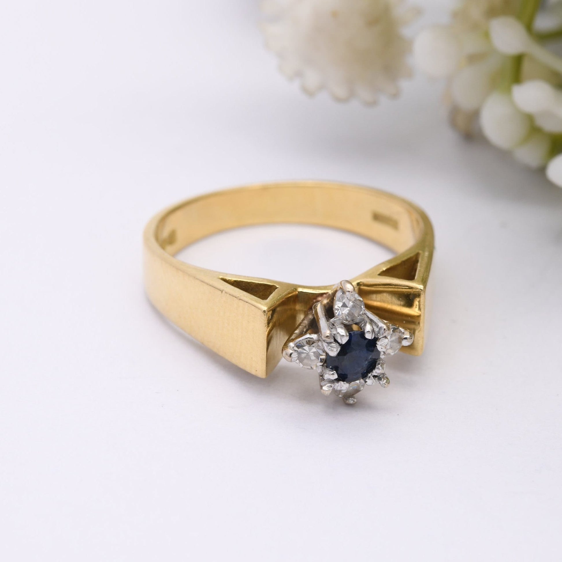 Vintage 18ct Gold Sapphire Diamond Ring 1976 - Statement Cocktail Ring UK Size - M | US Size - 6