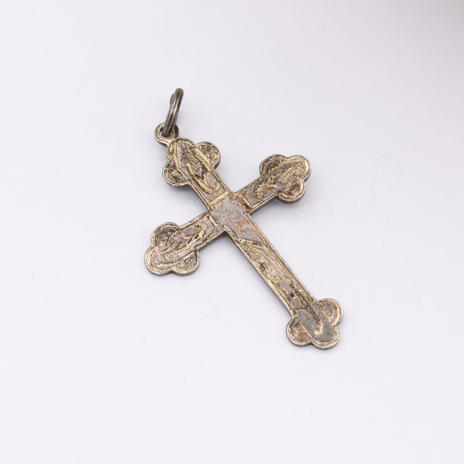 Vintage Sterling Silver Cross Pendant with Engraved Design