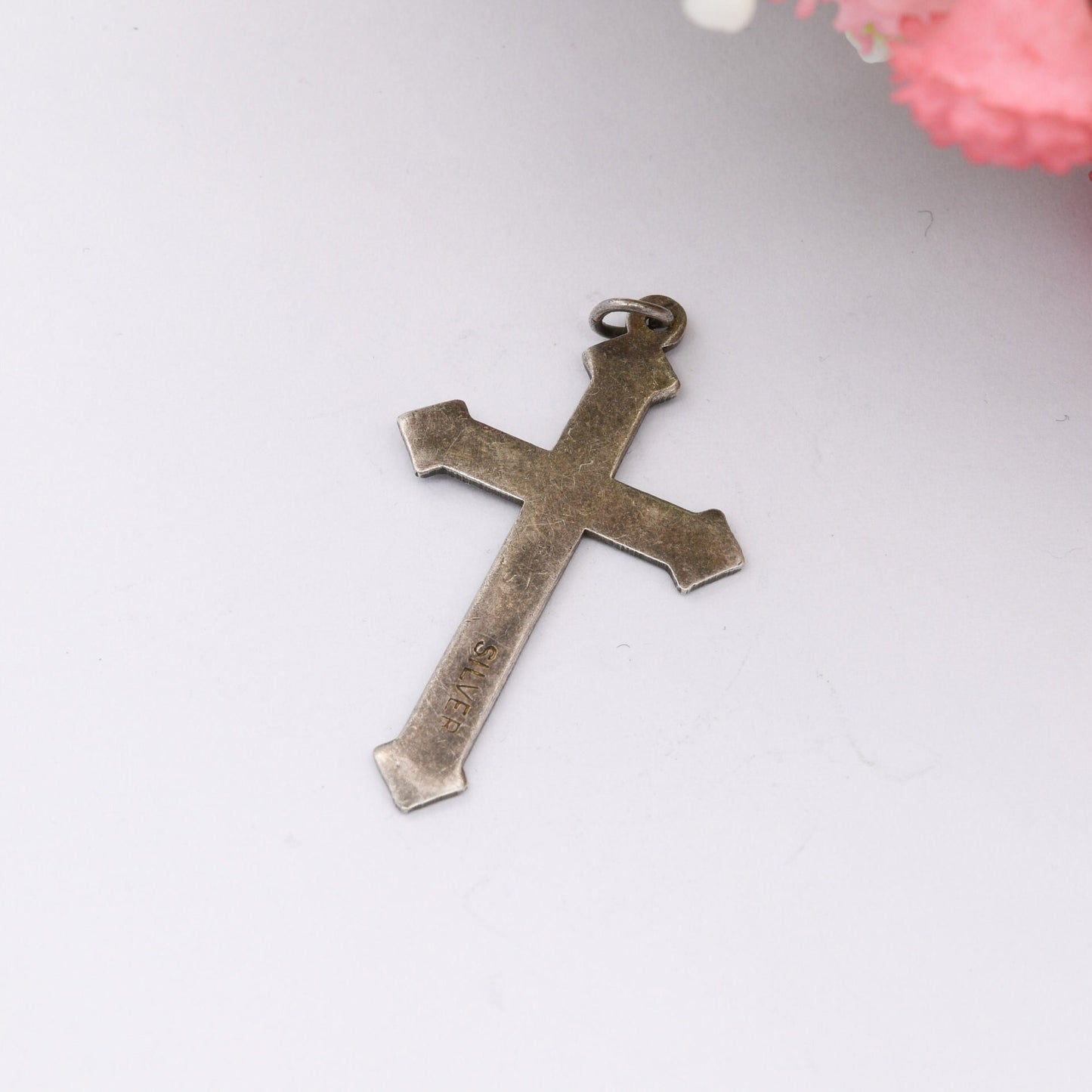 Vintage Sterling Silver Cross Pendant with Engraved Wave Line Pattern