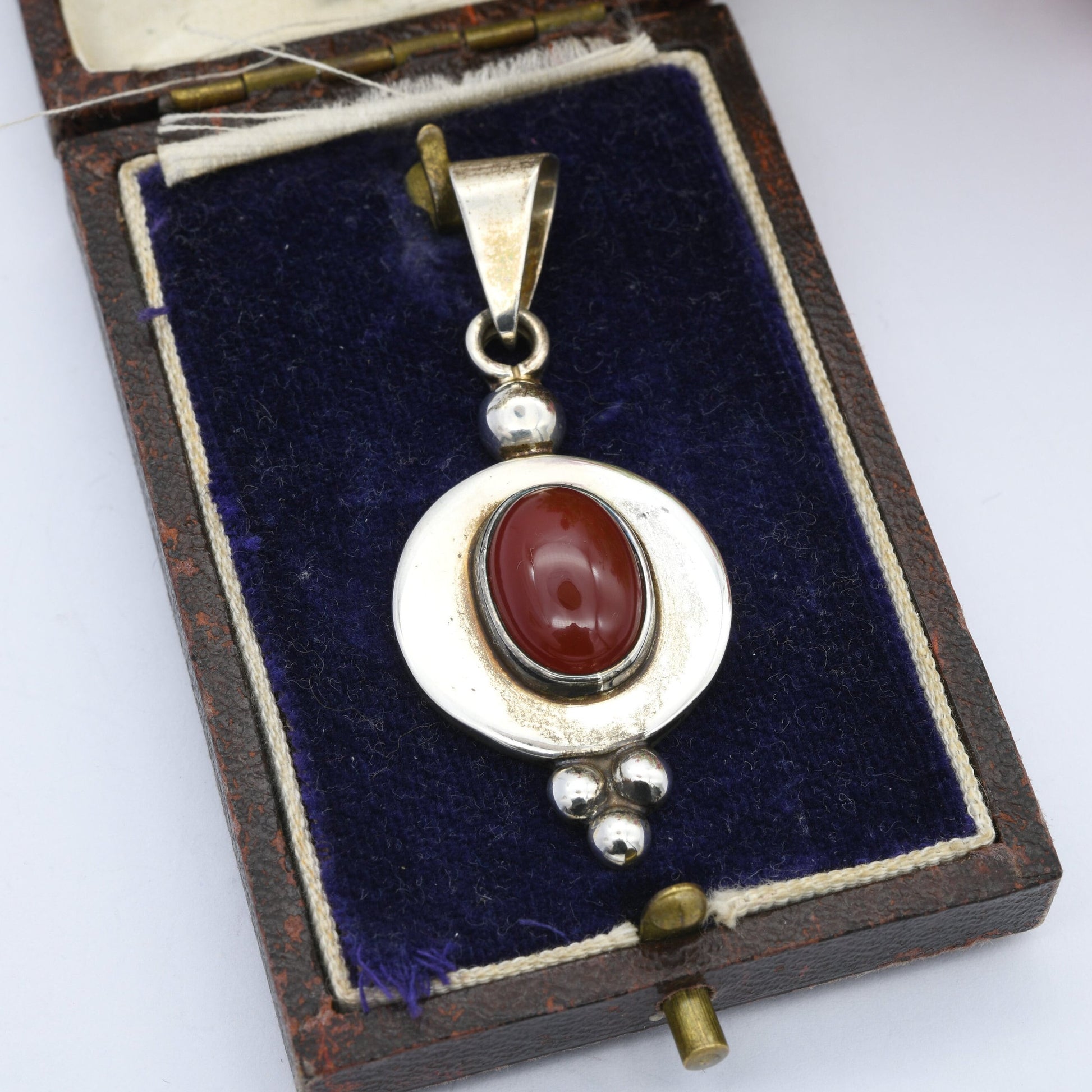 Mexican Sterling Silver Pendant with Cabochon Carnelian - Statement Chunky Silver | Mexico CII