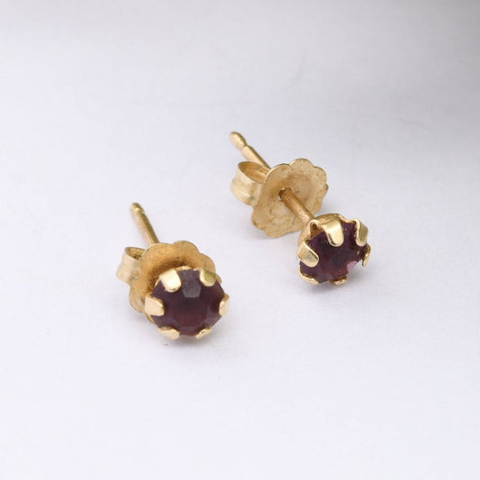 Vintage 14ct Gold Amethyst Stud Earrings