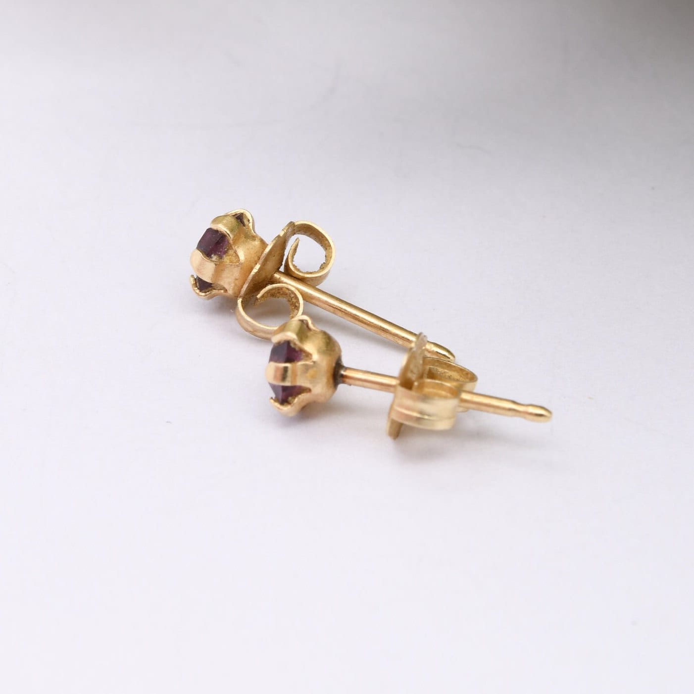 Vintage 14ct Gold Amethyst Stud Earrings