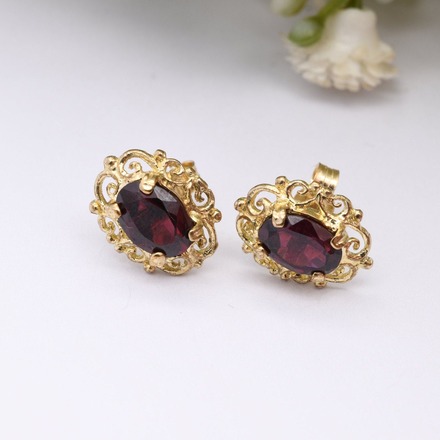 Vintage 9ct Gold Garnet Stud Earrings