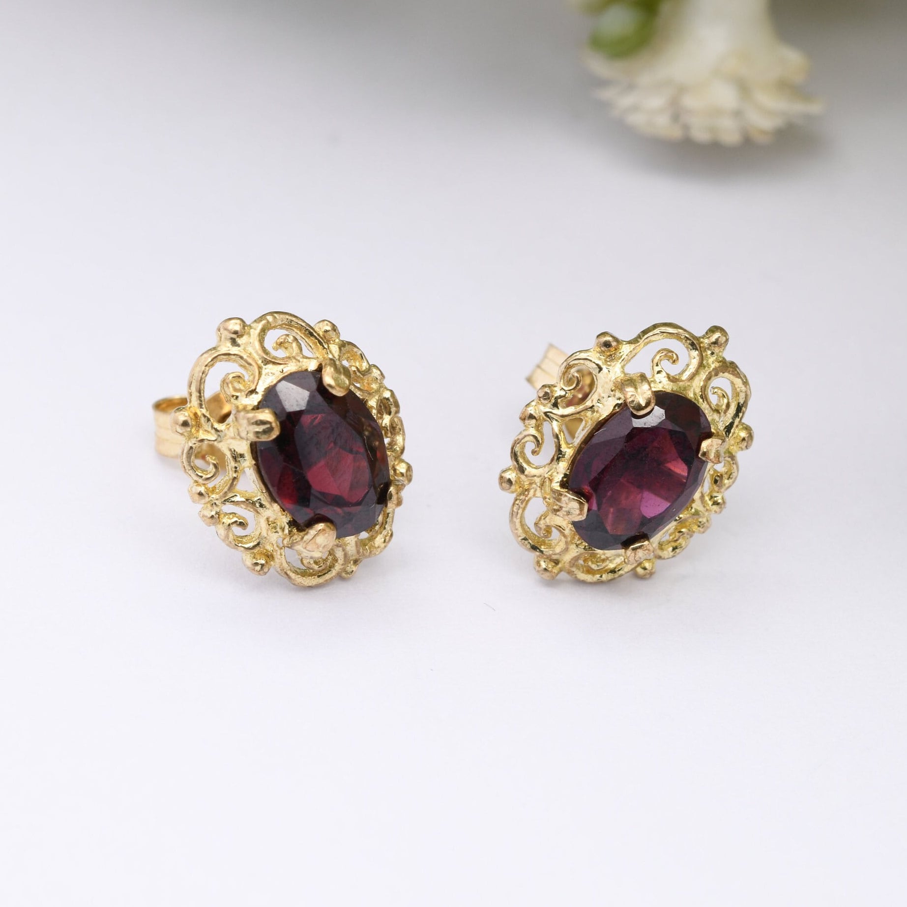 Vintage 9ct Gold Garnet Stud Earrings