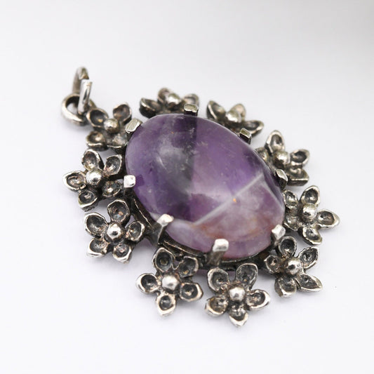 Vintage Sterling Silver Amethyst Pendant with Flower Surround