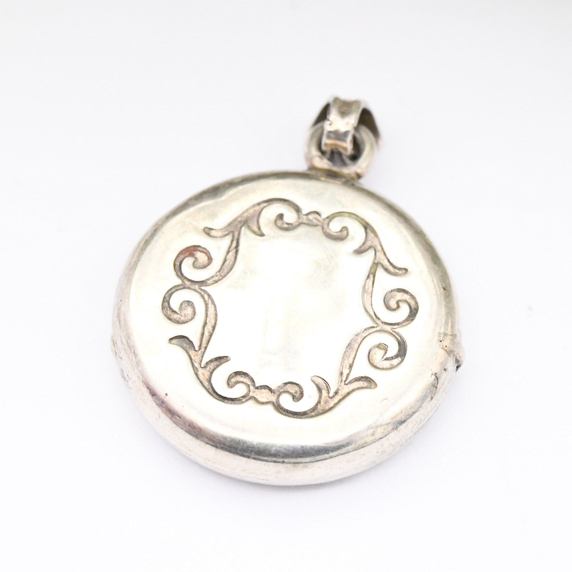 Vintage Sterling Silver Silhouette Locket Pendant with Woman Kneeling
