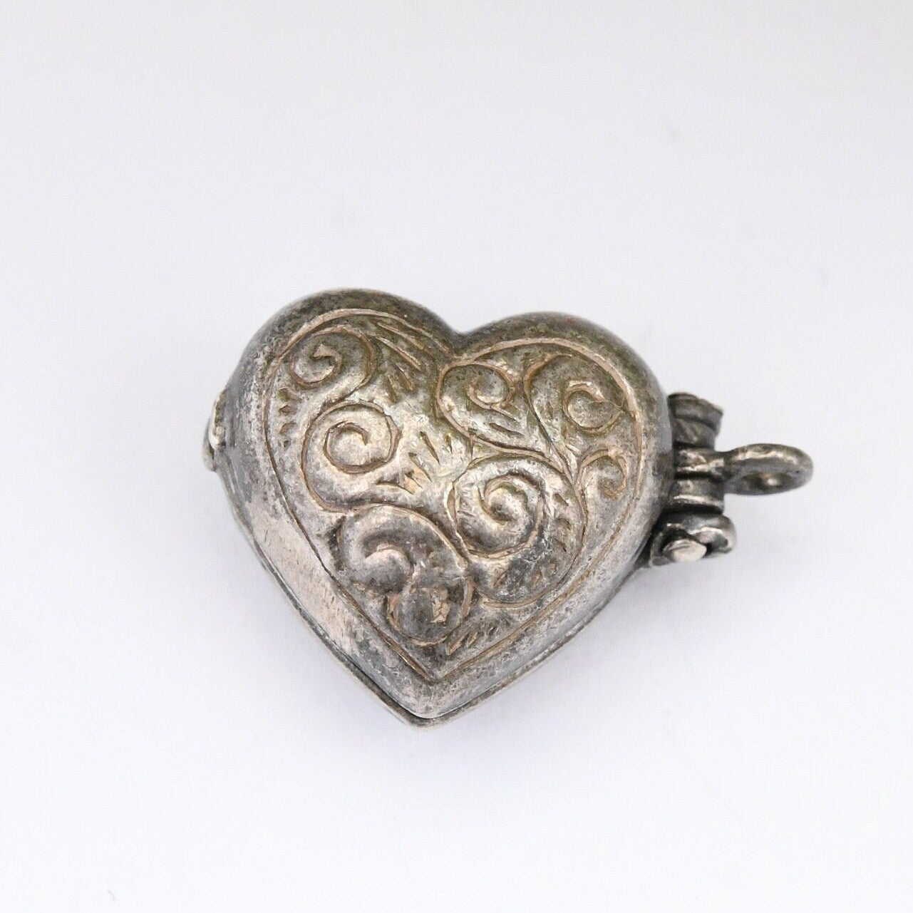 Vintage Sterling Silver Opening Heart Charm Pendant - Opening to Couple Inside | Man and Woman Hugging
