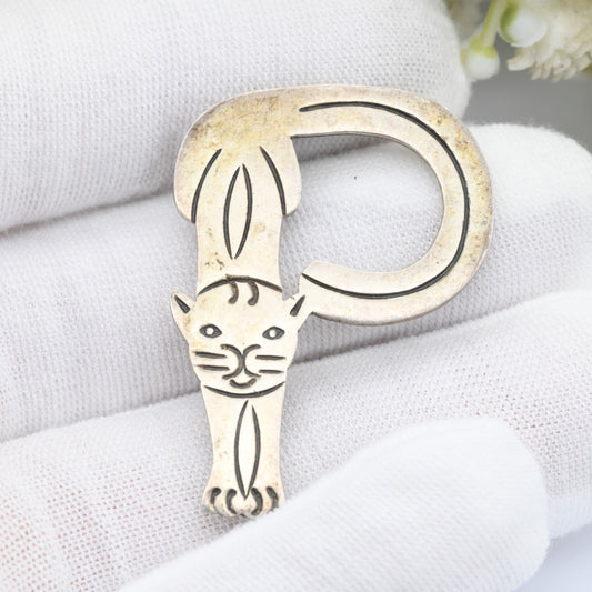 Vintage Sterling Silver Cat Brooch - Novelty Animal Jewellery | Cartoon Style Cat Stretched Down