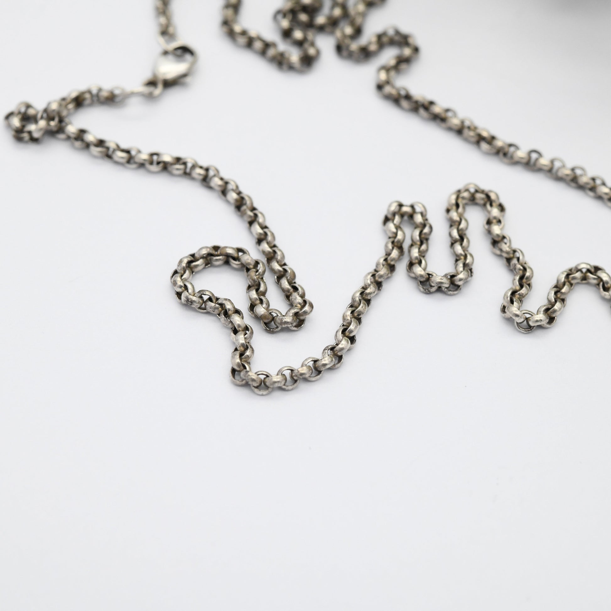 Vintage Sterling Silver Onyx Pendant Necklace - Ornate Openwork Filigree Design