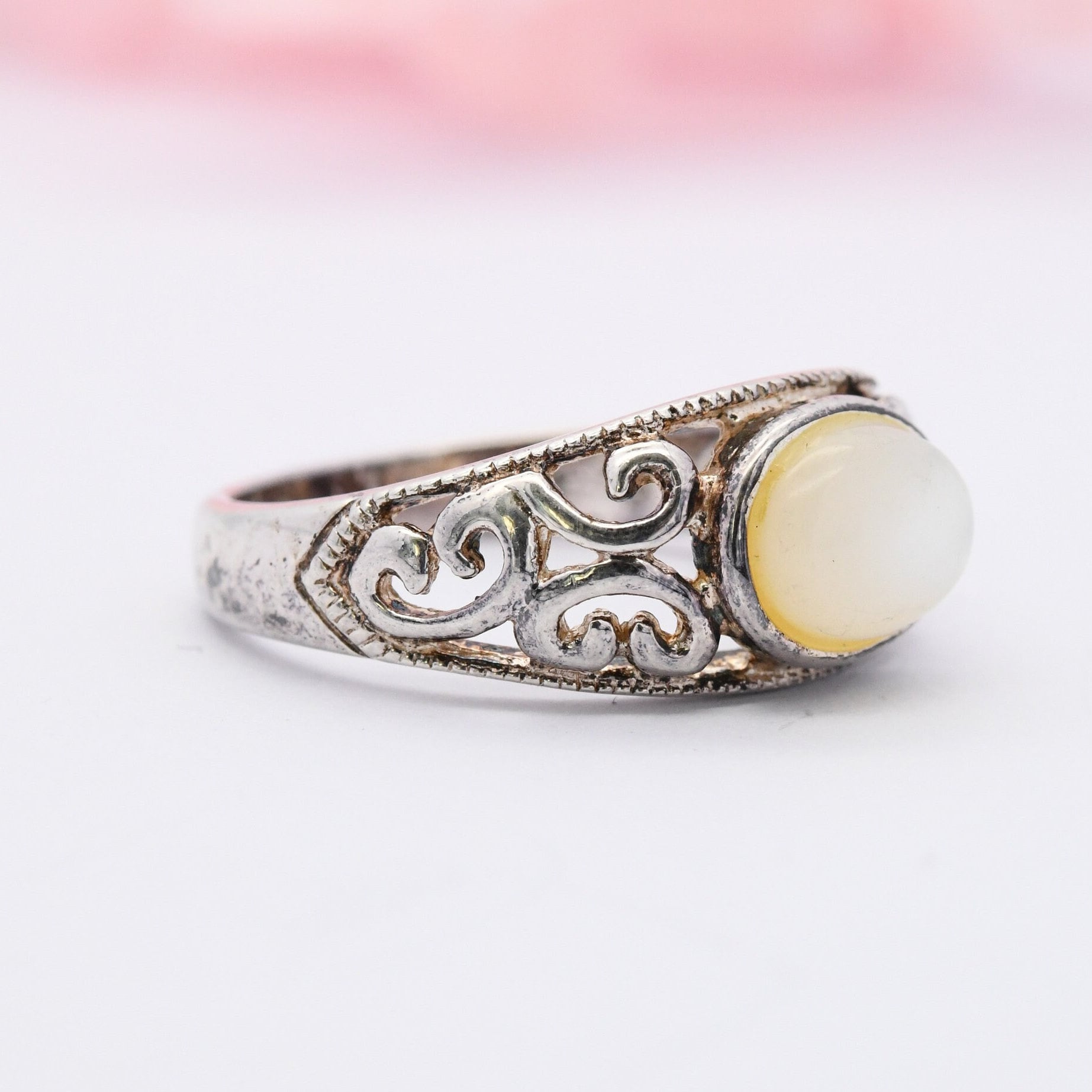 Vintage Sterling Silver Mother of Pearl Ring