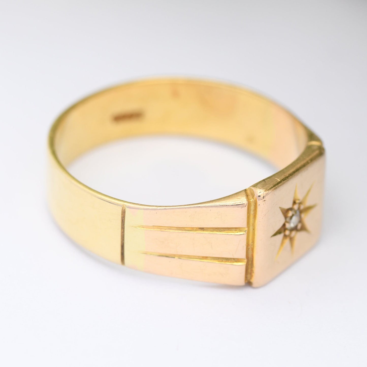 Vintage Art Deco 18ct Gold Signet Ring with a Star Set Diamond - Large Unisex Gold Ring | UK Size - T 1/2 | US Size - 9 3/4