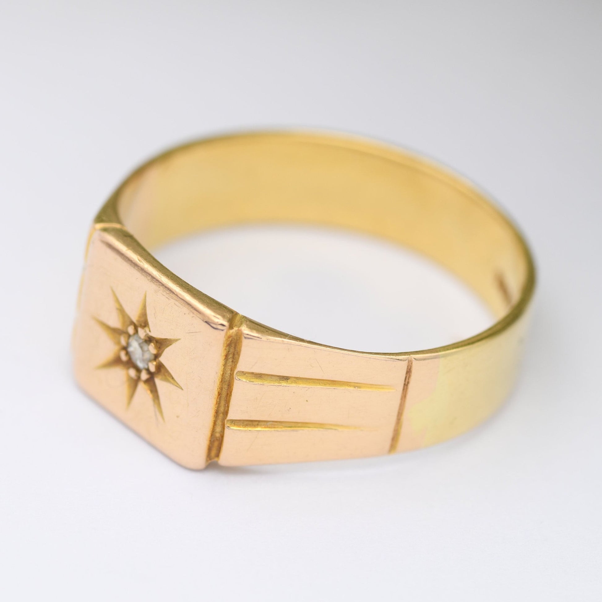 Vintage Art Deco 18ct Gold Signet Ring with a Star Set Diamond - Large Unisex Gold Ring | UK Size - T 1/2 | US Size - 9 3/4