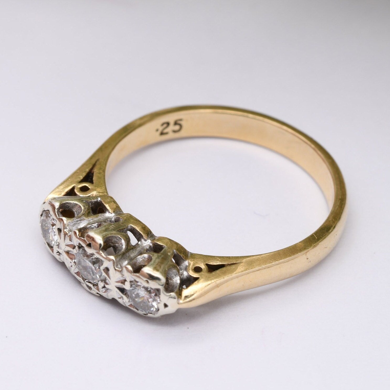 Vintage 9ct Gold Three Stone Diamond Ring - .25 Carats 25 Points | Illusion Set Engagement Ring | UK Size - N | US Size - 6 3/4