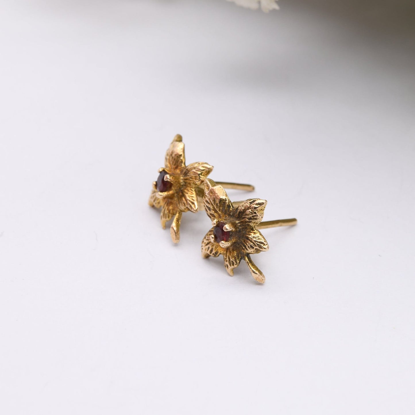 Vintage 9ct Gold Garnet Leaf Stud Earrings