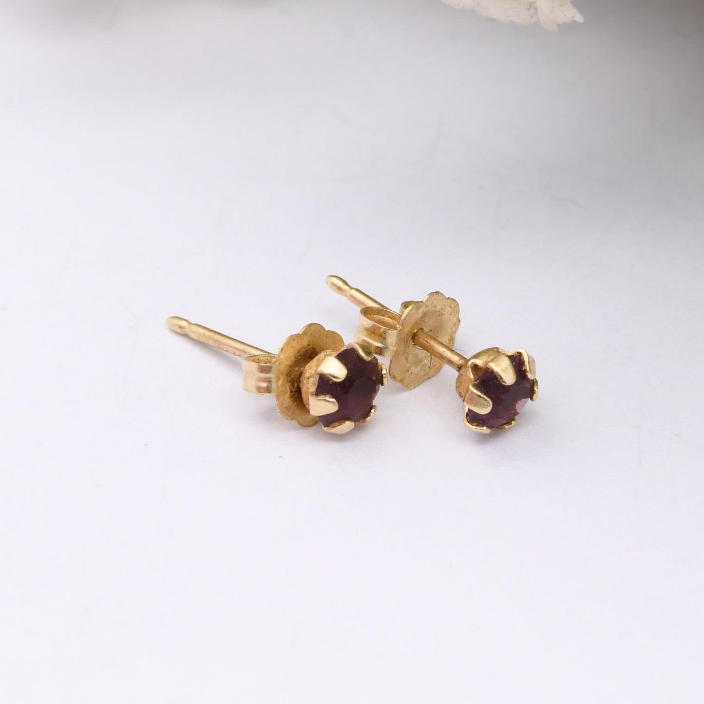 Vintage 14ct Gold Amethyst Stud Earrings