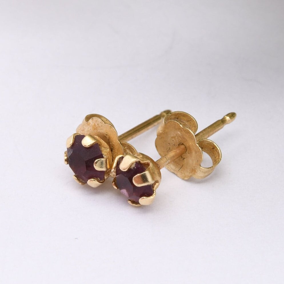 Vintage 14ct Gold Amethyst Stud Earrings