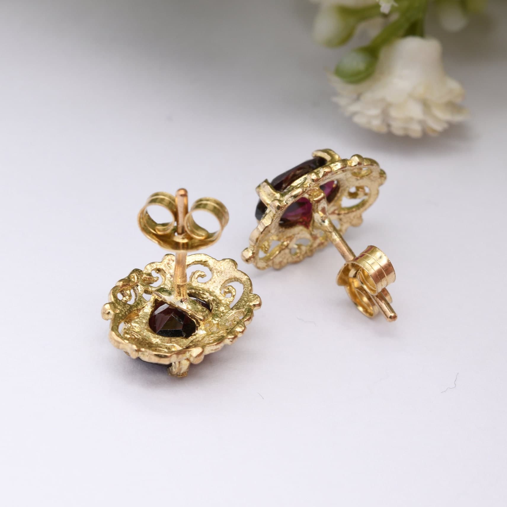 Vintage 9ct Gold Garnet Stud Earrings