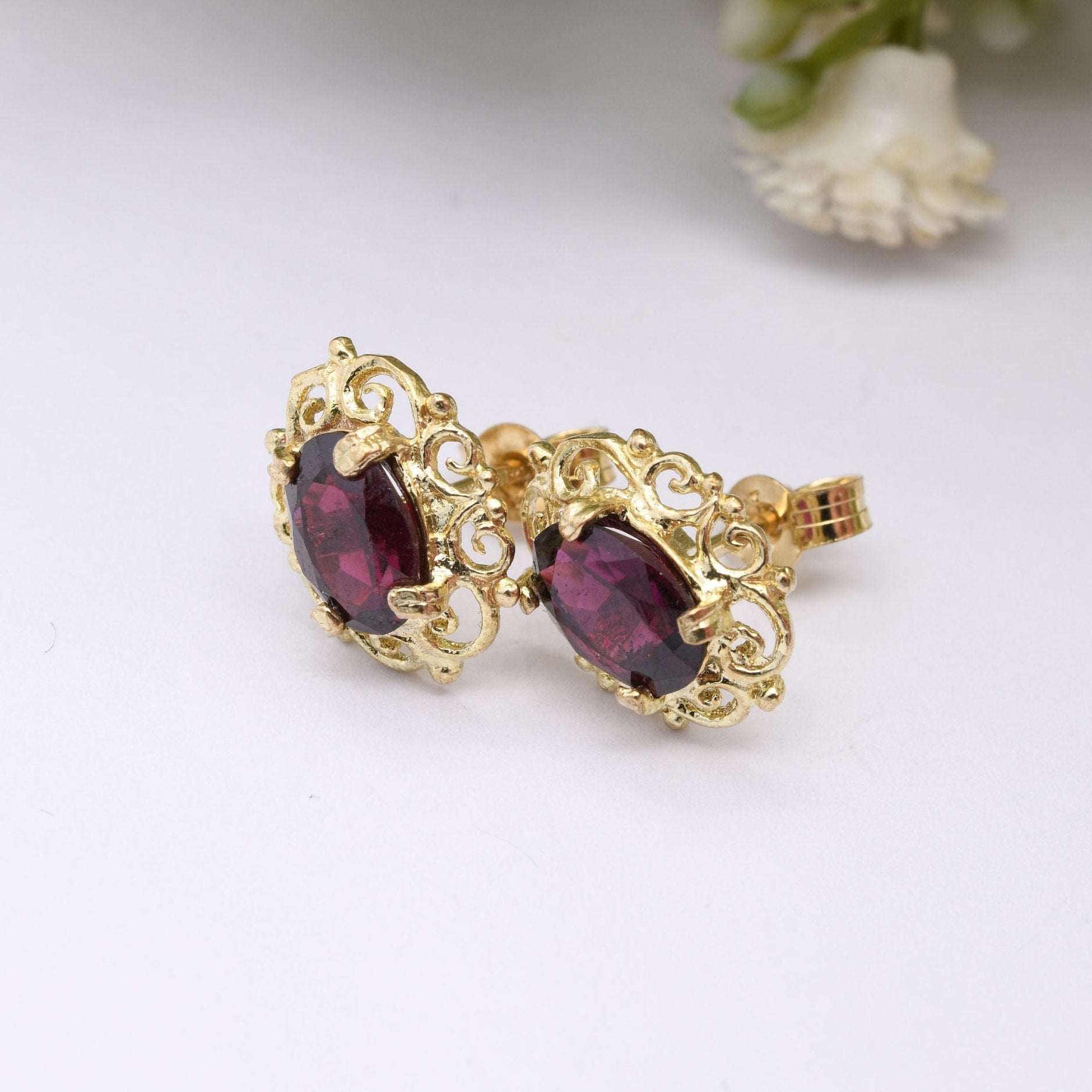 Vintage 9ct Gold Garnet Stud Earrings