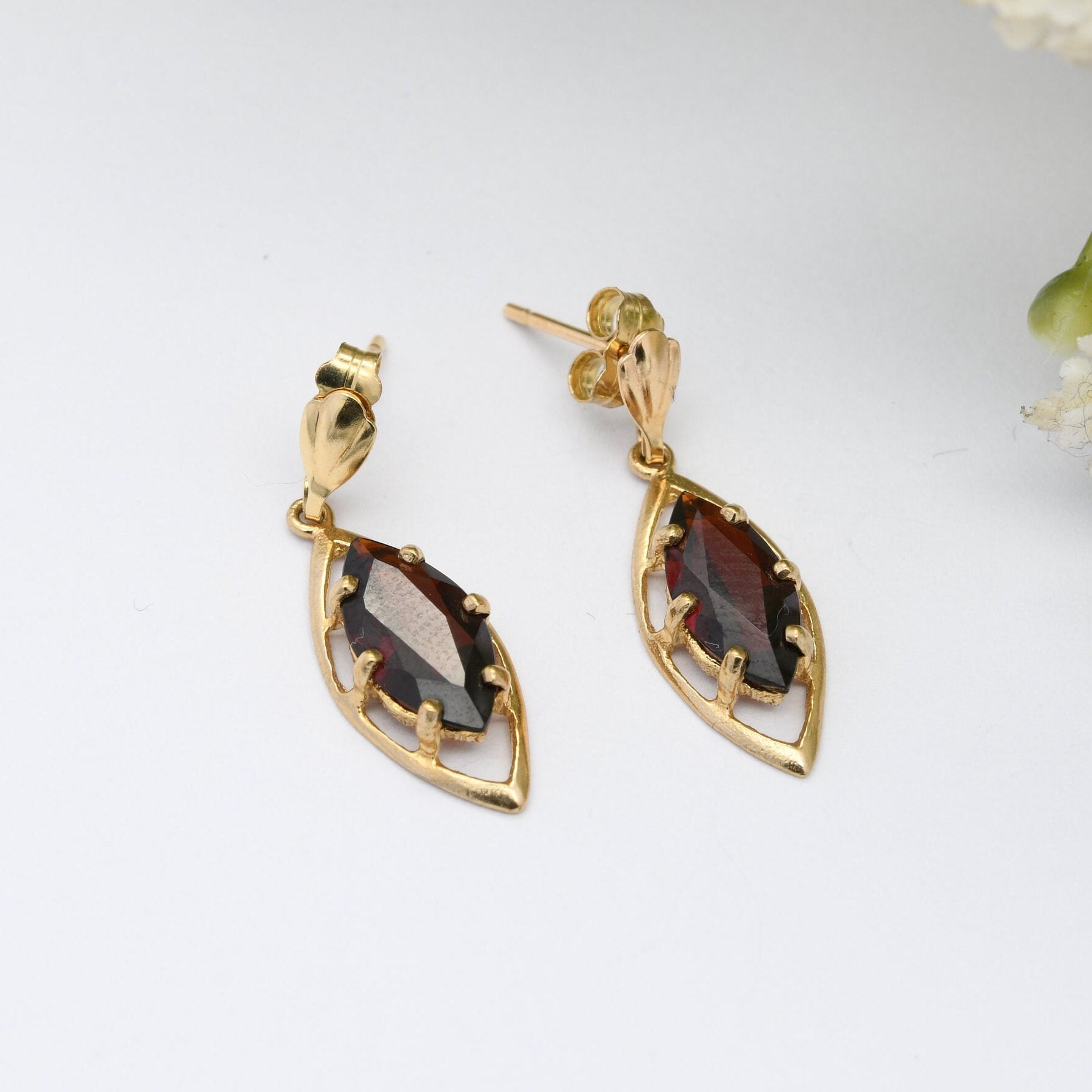 Vintage 9ct Gold Garnet Drop Earrings