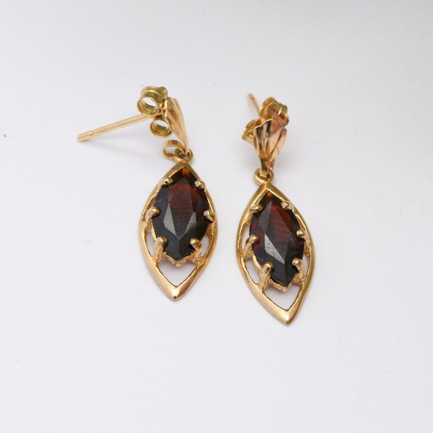 Vintage 9ct Gold Garnet Drop Earrings