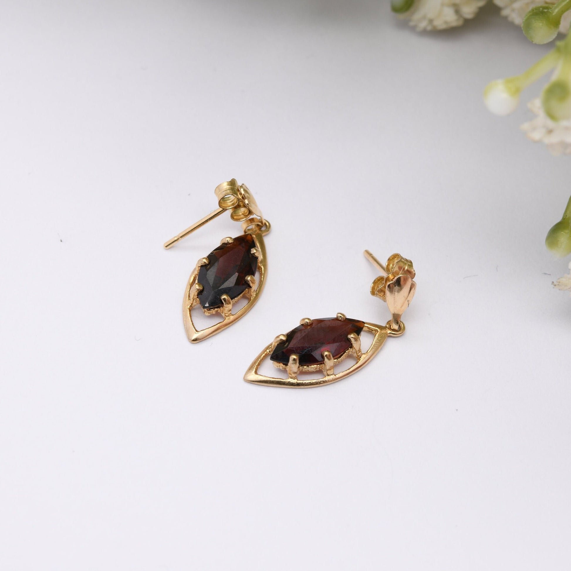 Vintage 9ct Gold Garnet Drop Earrings