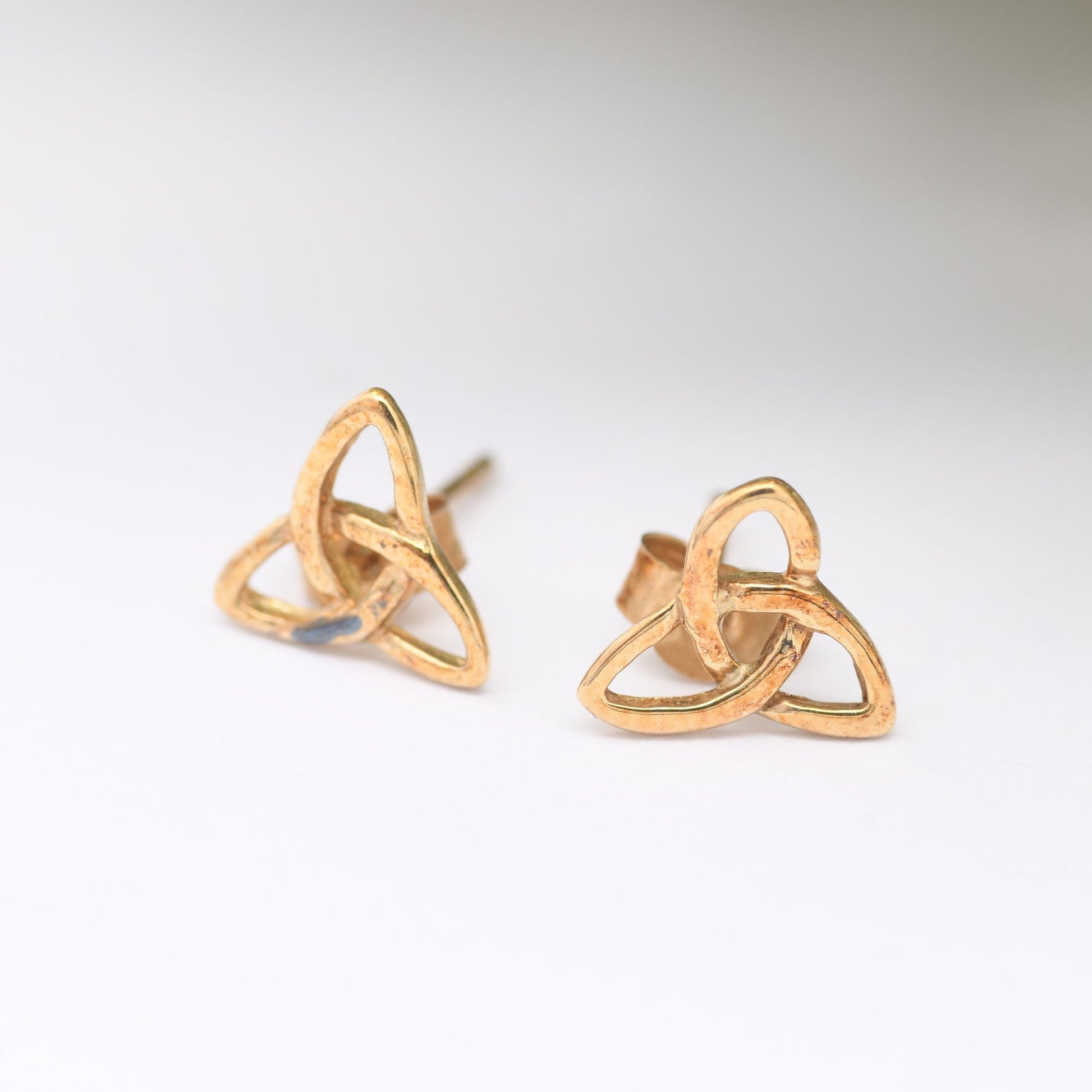 Vintage 9ct Gold Triquetra Stud Earrings - Celtic Knot Triangle | Cute Gold Studs | Butterfly Backs