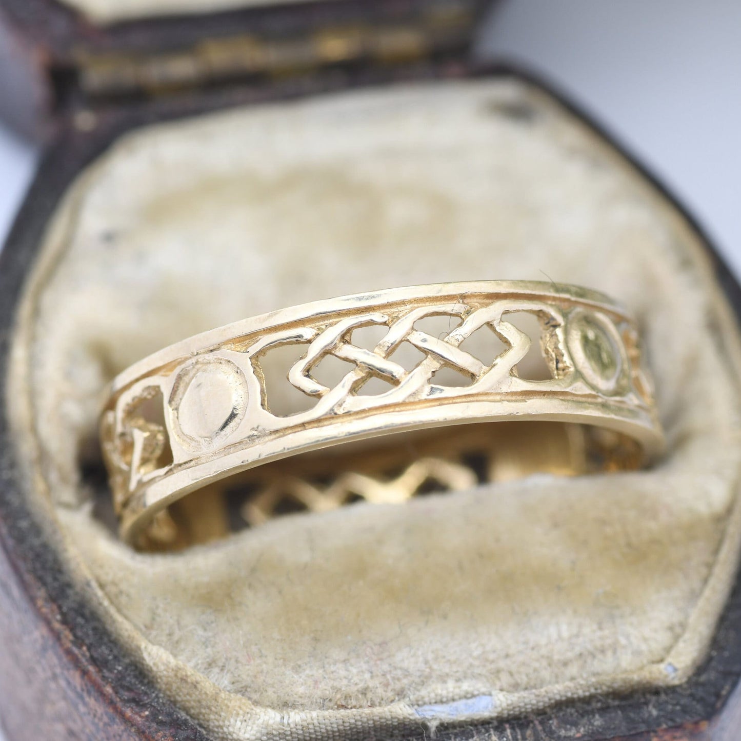 Vintage 9ct Gold Celtic Knot Band Ring - Woven Band | Unisex Band Ring | UK Size - Q | US Size - 8 1/4