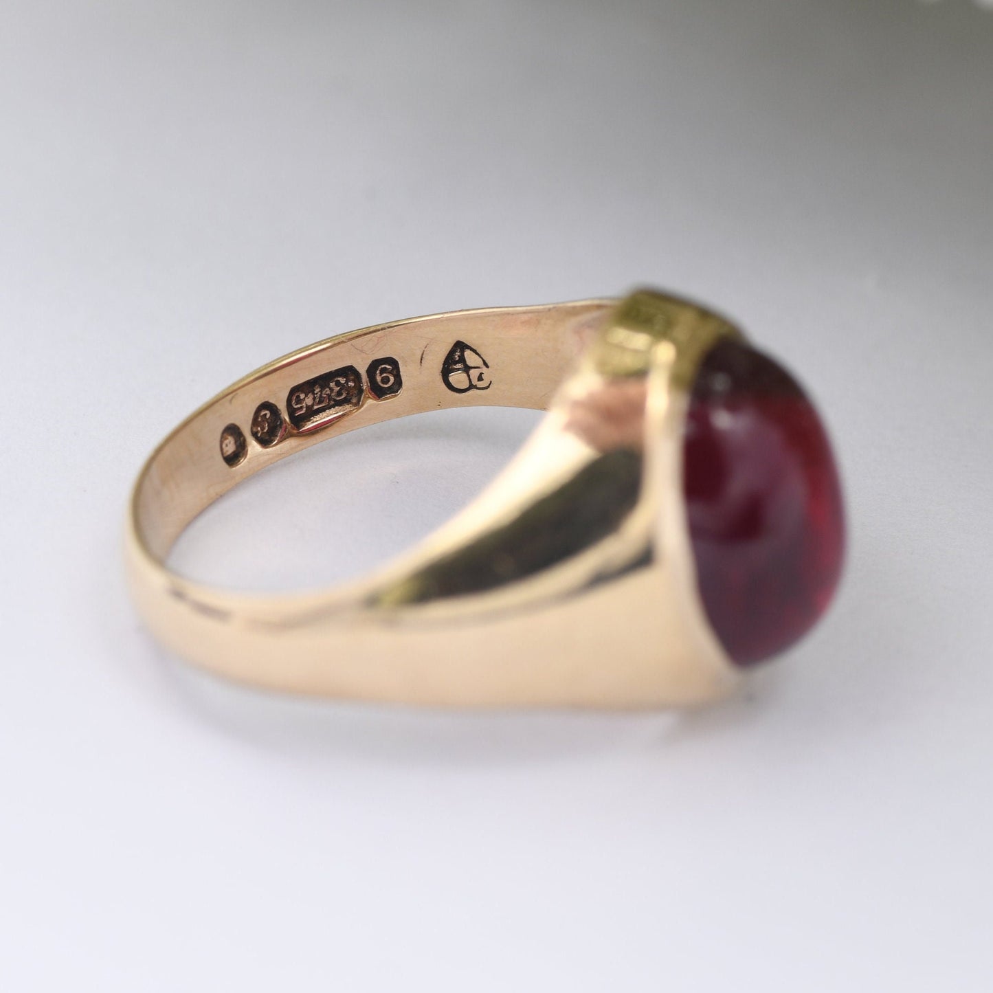 Vintage 9ct Gold Ruby Signet Ring by Fred Manshaw - Mid-Century 1973 | Men's Pinkie Ring | UK Size - I 1/2 | US Size - 4 1/2