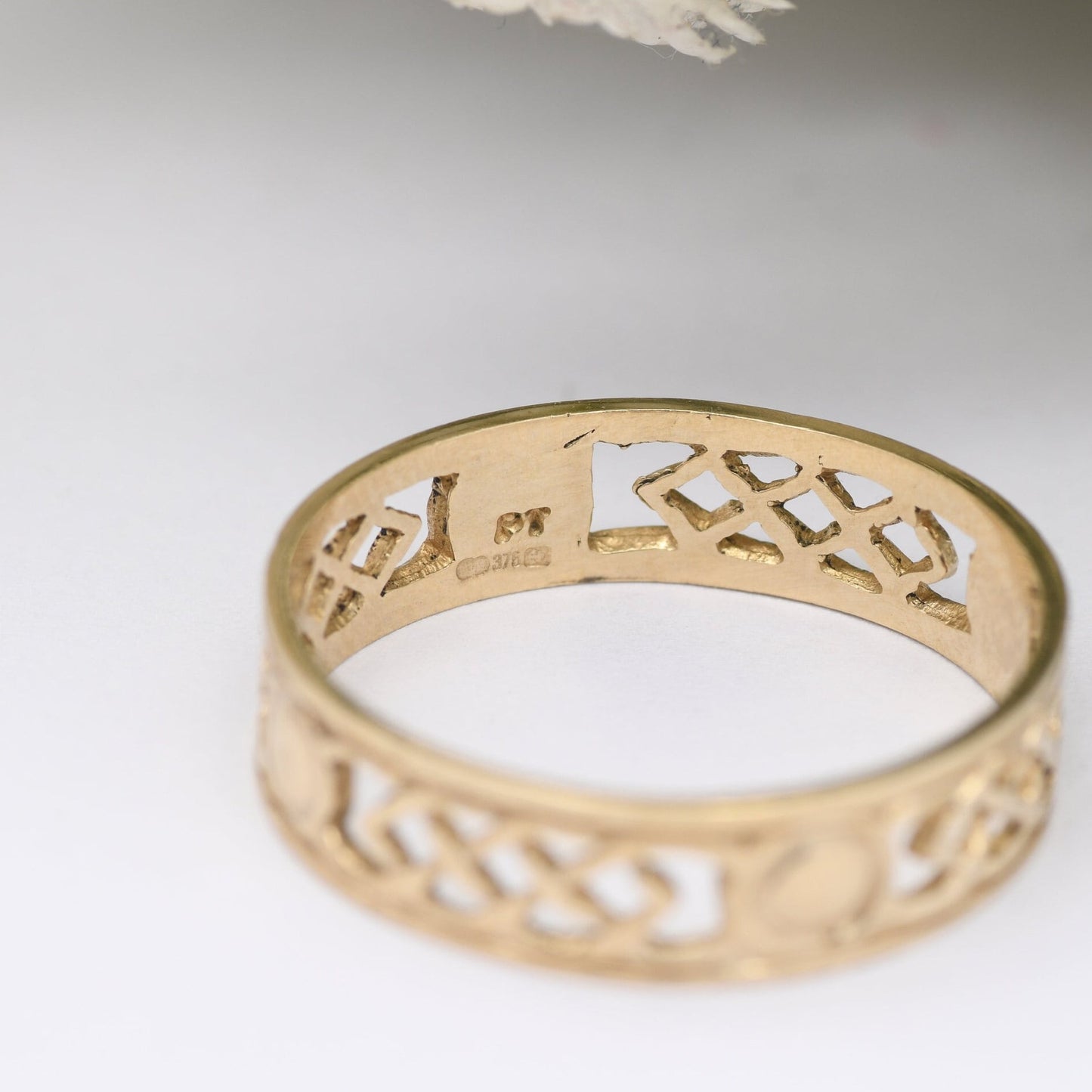 Vintage 9ct Gold Celtic Knot Band Ring - Woven Band | Unisex Band Ring | UK Size - Q | US Size - 8 1/4